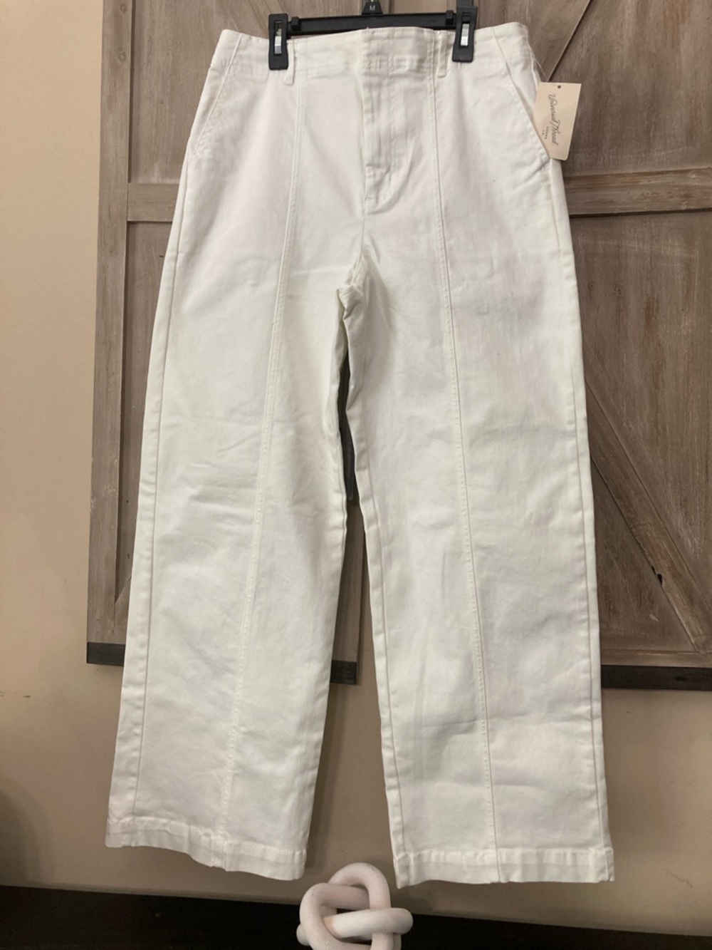 Universal Thread White Stretch High-Rise Pants
Size 8
WOMENS